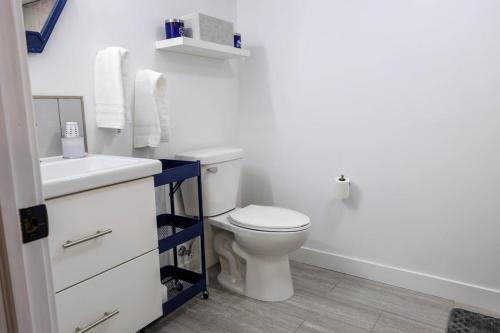 notre-dame-rental-bathroom-3