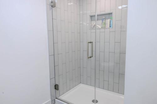 notre-dame-rental-bathroom-4