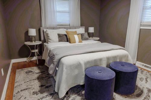 notre-dame-rental-bedroom-2