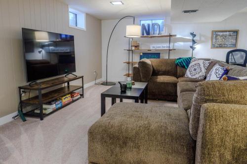 notre-dame-rental-family-room-2