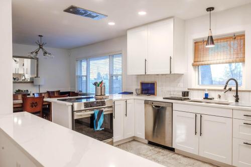 notre-dame-rental-kitchen