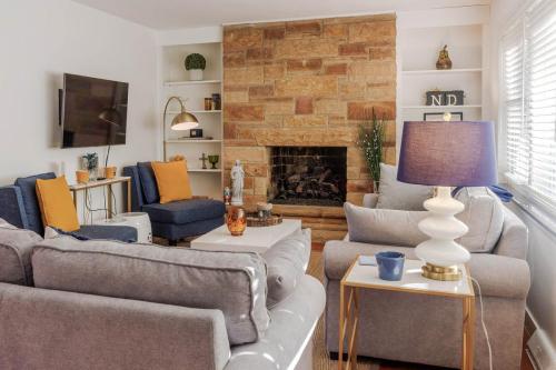 notre-dame-rental-livingroom-3